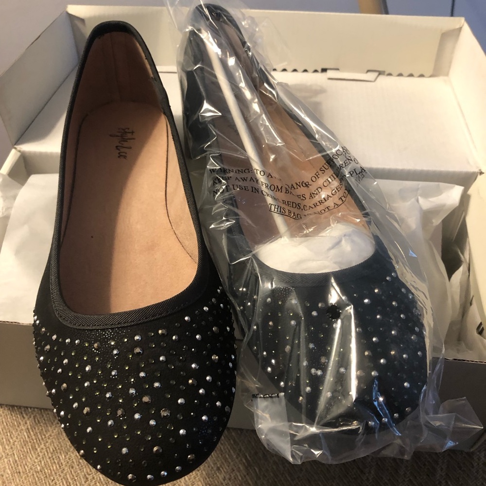 ! Brand new with box never worn black flats with rhinestones size 8 1/2 wide.
